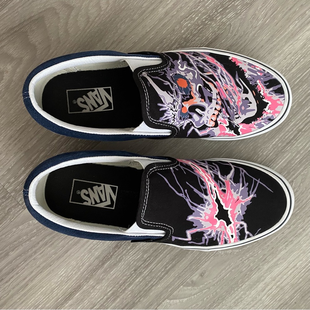 Vans Glow In The Dark Skull Graphic Slip On Shoes Women’s Size 9